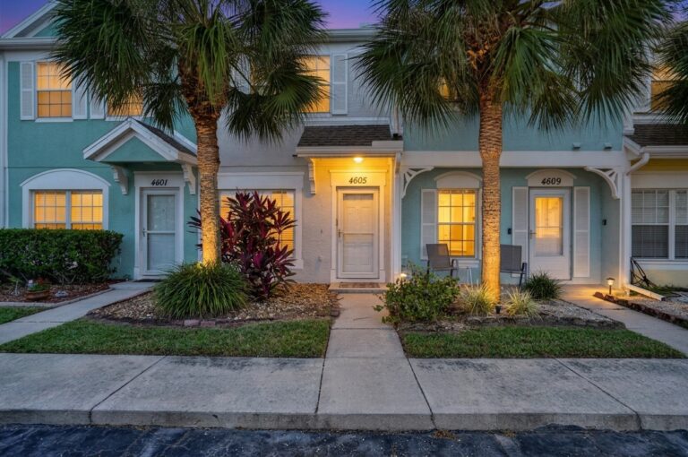 Lakeview Townhouse in Gated Sabal Key